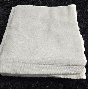 Grandeur Hospitality 6-Pack White Washcloths | Excellent/Like New |
